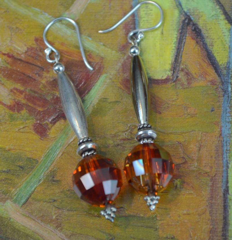 Ohrringe Mit Swarovski Kristall Und Silberperlen Ohrringe Mit Swarovski Kristall Und Silberperlen von SilverHollyhocks