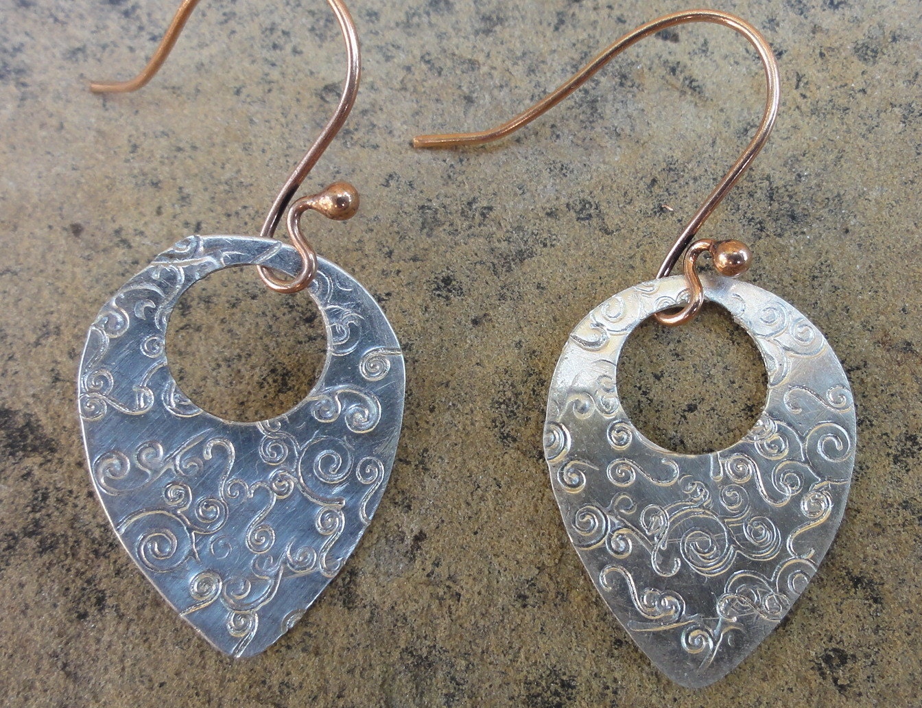 sterling Silber Ohrringe in Tropfenform sterling Silber Ohrringe in Tropfenform von SilverHollyhocks