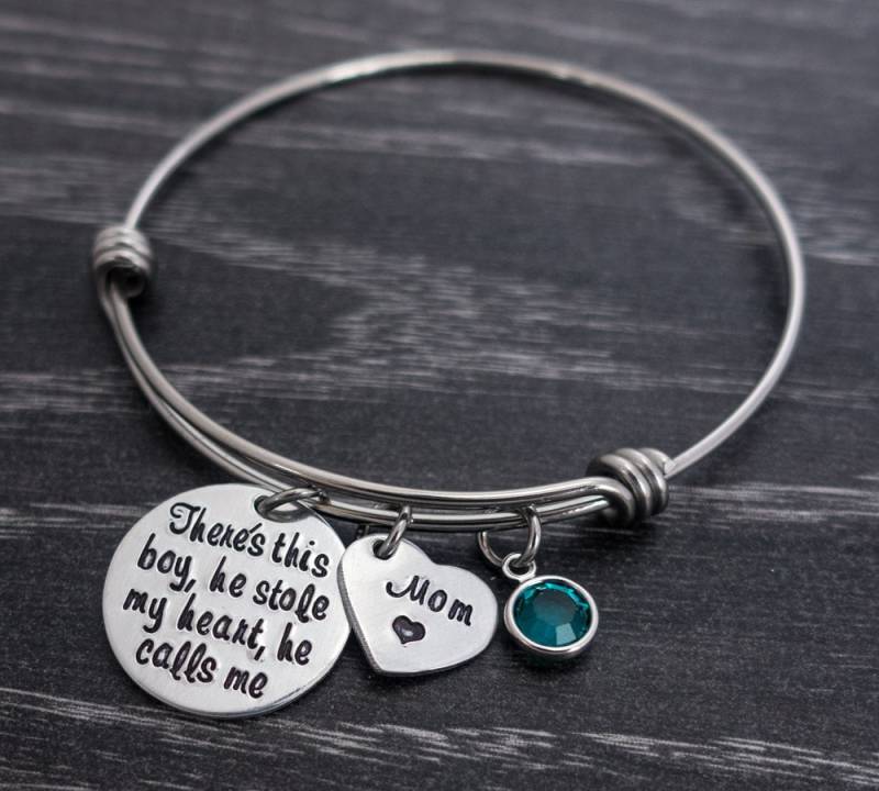 Charm Armband - Es Gibt Diesen Jungen, Der Mein Herz Gestohlen Draht Armreif Hand Gestempelt Mama Schmuck von SilverImpressions