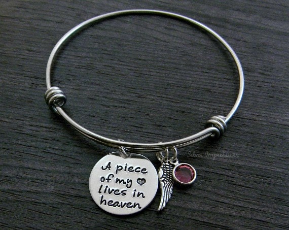 Ein Stück Meines Herzens Lebt Im Himmel - Personalisierte Draht Armreif Memorial Fehlgeburt Armband von SilverImpressions