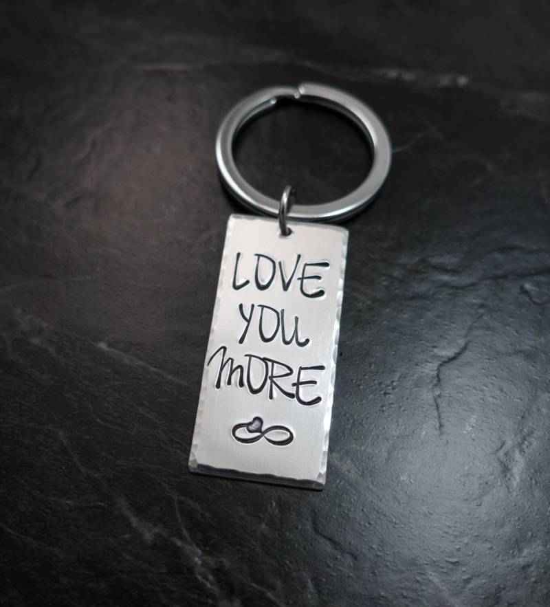Liebe Dich Mehr Schlüsselanhänger - Personalisierte/Paare Infinity Hand Gestempelt Geschenk Für Sie Ihn von SilverImpressions