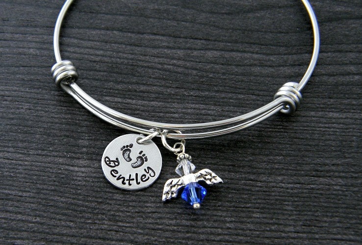 Mama Eines Engels - Fehlgeburt Säugling Verlust Schmuck Engel Armband Draht Armreif Personalisiert Von Hand Gestempelt von SilverImpressions