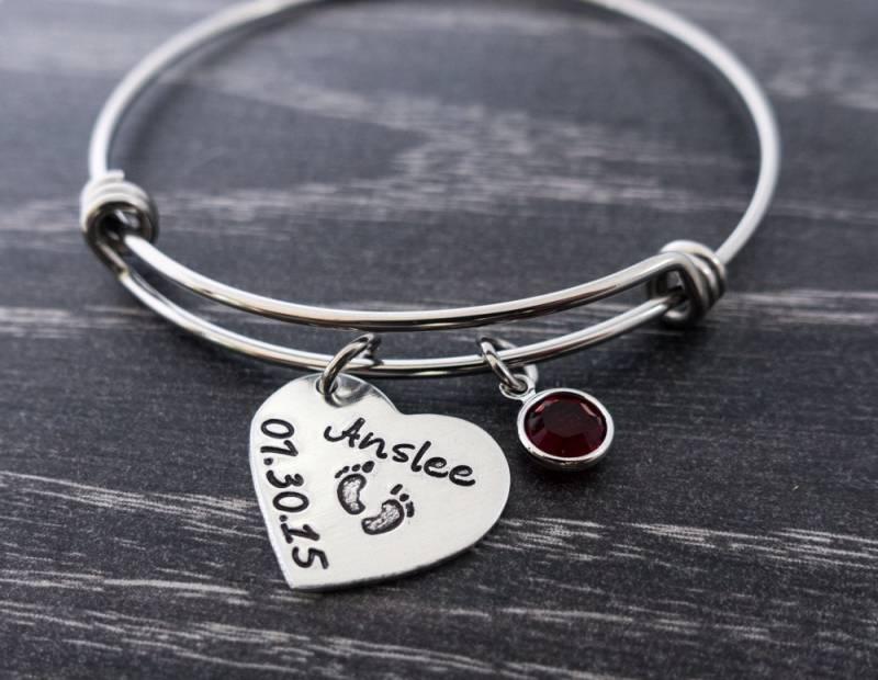 Personalisierte Armreif - Bettelarmband Draht New Mom Herz Hand Gestempelt Armband von SilverImpressions