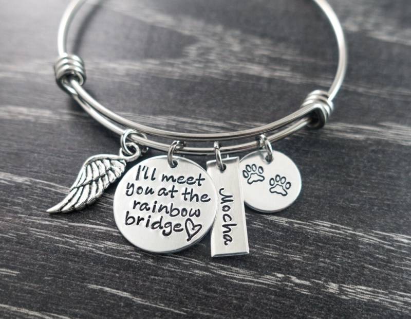 Pet Loss Memorial Armreif - Personalisierte Charm Armband Hund Katze Verlust Geschenk Ich Werde Sie An Der Regenbogenbrücke Treffen von SilverImpressions