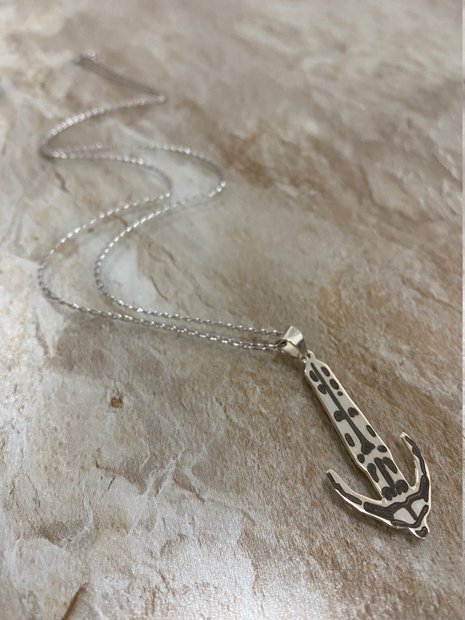 Unisex Massive Silber 925 Handarbeit Upside Down Man Anhänger von SilverIsForMen