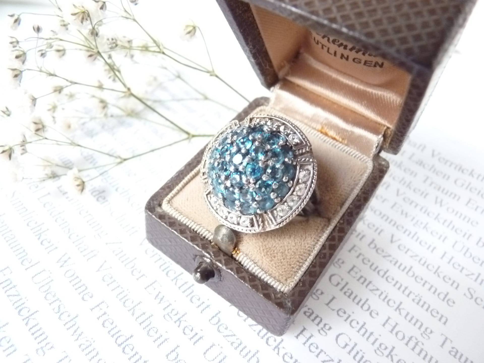 Art Deco 925 Löwe Signiert, Multi-Stein-Ring, Vintage Mid-Century Mod Stil, Cluster Statement Ring Sterling-Silber Blau, 18mm, Valentinstag von SilverLakeHouse