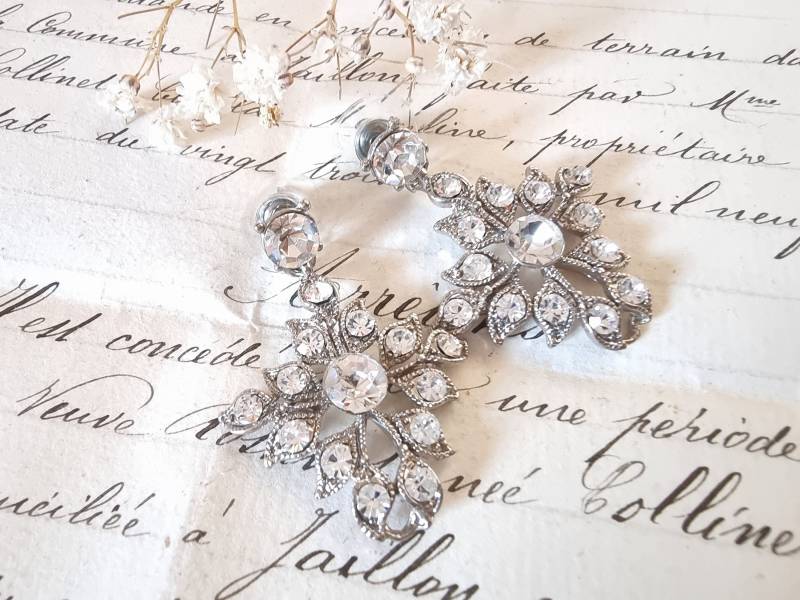 Glamouröse Strass Ohrringe, Funkelnde Eleganz Mit Edlem Flair, Brautohrringe, Brautmode, Stilisierte Blätter Fächer Form Cocktail Outfit von SilverLakeHouse