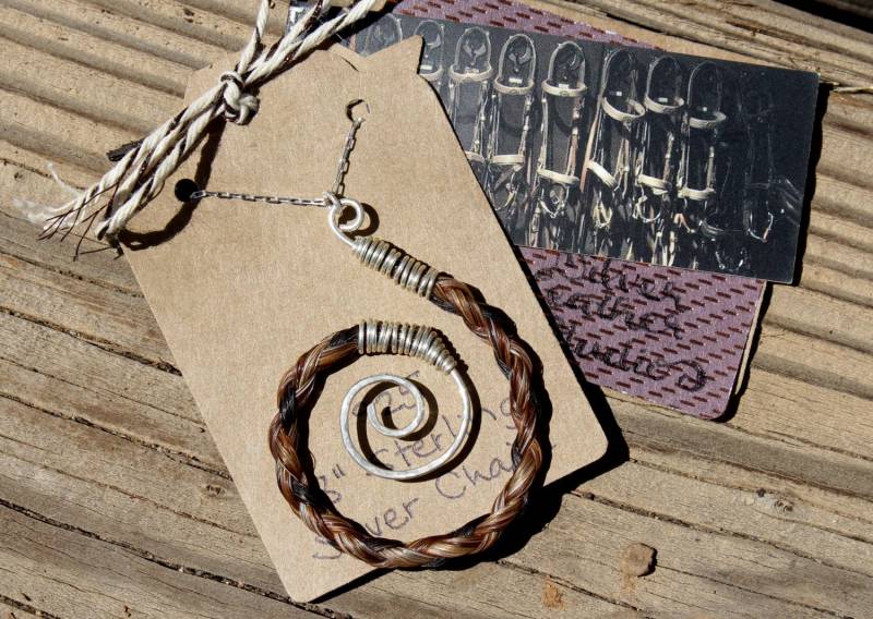 Der Spin, Sterling Silber Wire Wrapped Geflochtene Rosshaar Anhänger Der Spin, Sterling Silber Wire Wrapped Geflochtene Rosshaar Anhänger von SilverLeatherStudio