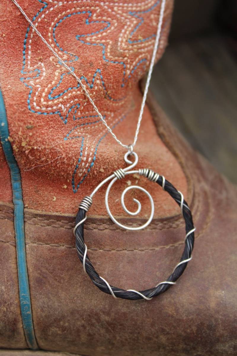 "sterling Silber Anhänger Aus Pferdehaar "The Center Ring" "sterling Silber Anhänger Aus Pferdehaar "The Center Ring" von SilverLeatherStudio