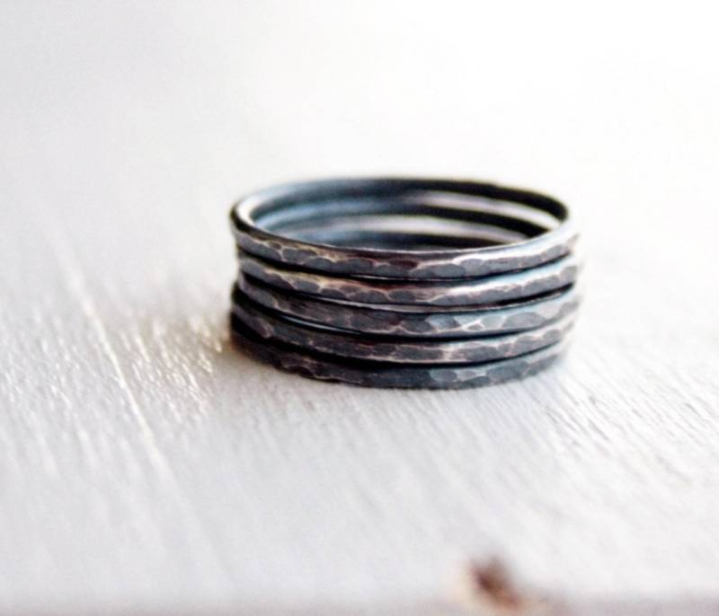 Erhalten 1 Gratis Mit Fünf Stapelringen Aus Silber, Gehämmerte Stapelringe Oxidiertem Dünne Silberringe Schwarzem Silber Erhalten 1 Gratis Mit Fünf Stapelringen Aus Silber, Gehämmerte Stapelringe Oxidiertem Dünne Silberringe Schwarzem Silber von SilverLinesJewelry
