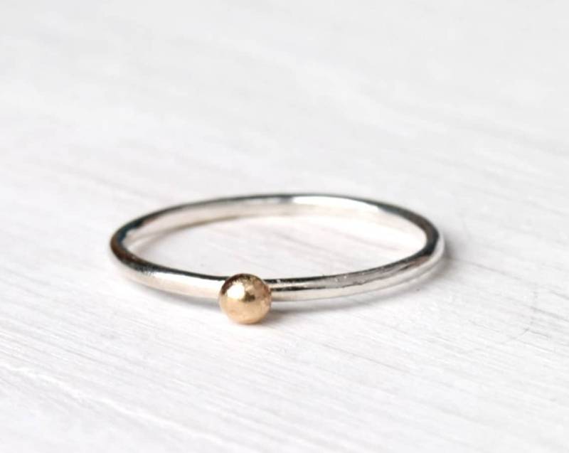 Gold-Punkt-Ring Oder Silber-Punkt-Ring, Stapelbar Silber Ring Mit Massivem Goldpunkt, Massiverose Gold Punkt, Silber Punkt von SilverLinesJewelry