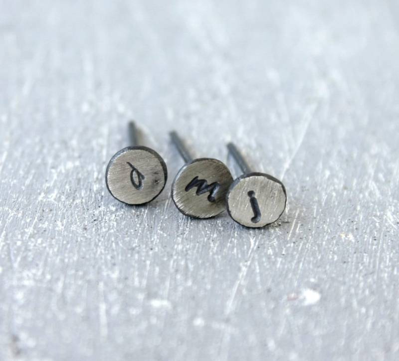 Initialohrringe, Kleine Buchstabenohrringe, Oxidierte Monogrammohrringe, Silberohrringe, Minimal Handmade Initialohrringe, Kleine Buchstabenohrringe, Oxidierte Monogrammohrringe, Silberohrringe, Minimal Handmade von SilverLinesJewelry