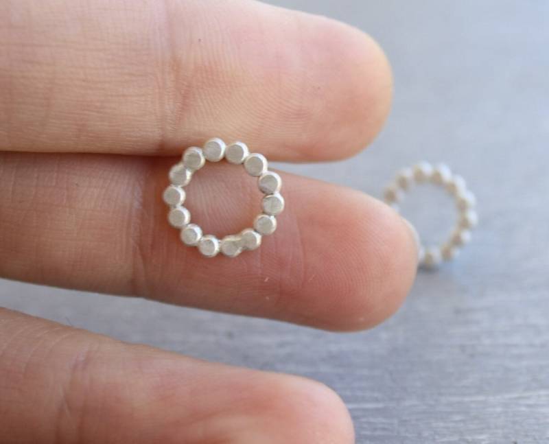 Kreis Ohrstecker, Offener Ohrringe, Zierliche Creolen Kleine Zarte Ohrstecker von SilverLinesJewelry