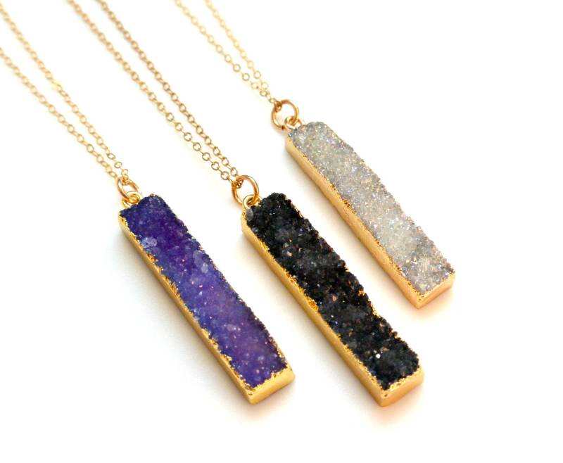 Druzy Bar Halskette, Kristall Edelstein Gold Boho Schmuck, Vertikale Anhänger, Geschenkidee von SilverLotusDesigns