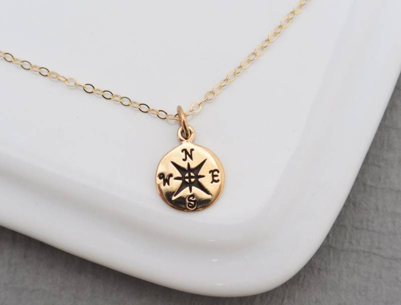 Gold Oder Silber Kompass Halskette, Abschluss Beste Freunde Reisende Freundschaft Winziger Anhänger von SilverLotusDesigns