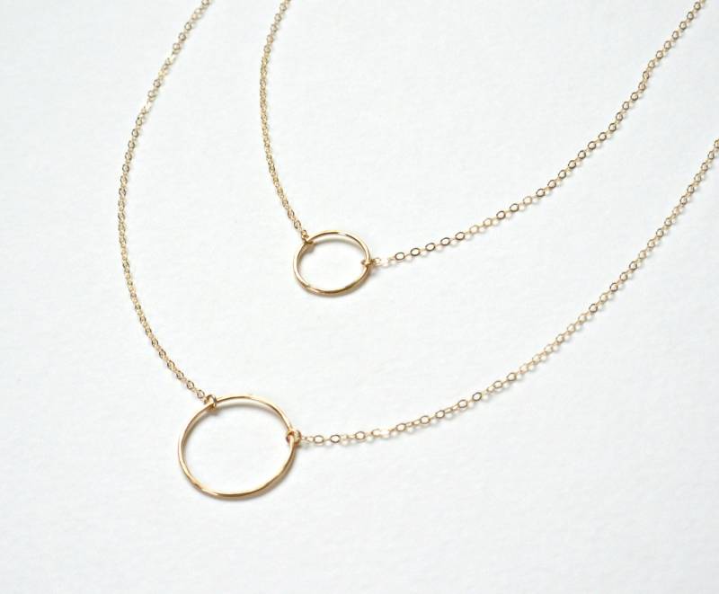 Großer Kreis Halskette, Gold Karma Zarte Schmuck, Ring Layered Mom Schwester Halskette Schmuck Geschenk von SilverLotusDesigns