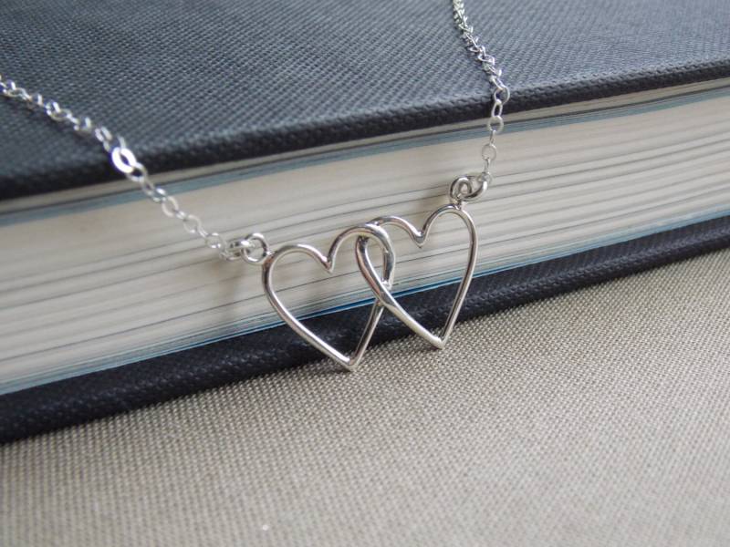 Ineinandergreifende Silber Herz Halskette, Mütter Zwei Herzen Paare Schmuck, Doppelherz Frau Geschenk von SilverLotusDesigns