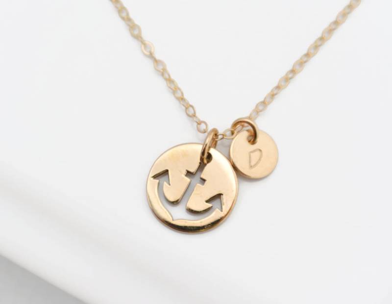 Personalisierte Gold Anker Halskette, Monogrammed Initial Charm Brautjungfern Schmuck, Maritimes Thema, Navy Sailors von SilverLotusDesigns