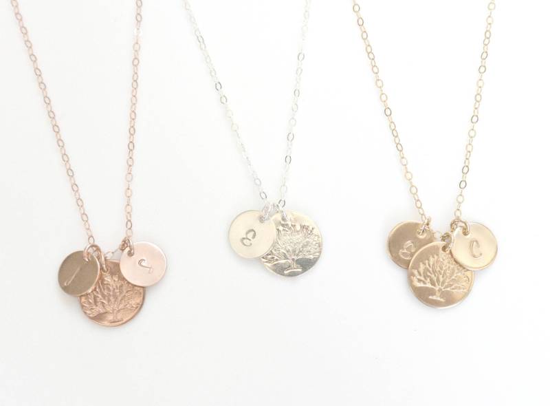Personalisierte Stammbaum Halskette, Frau Initial Geschenk Für Mama, Großmutter Schmuck, Mutter Monogramm von SilverLotusDesigns