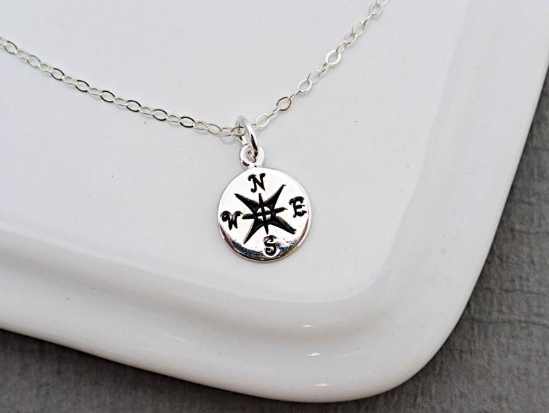 Silber Kompass Halskette, Abitur Geschenk, Reisende Graduierung Beste Freunde Freundschaft Kleine Charme von SilverLotusDesigns