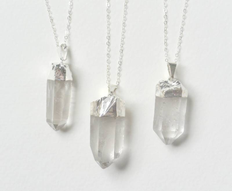 Silber Quarz Punkt Halskette, Roher Kristall Lange Heilkristall, Überlagerte Edelstein Halskette von SilverLotusDesigns