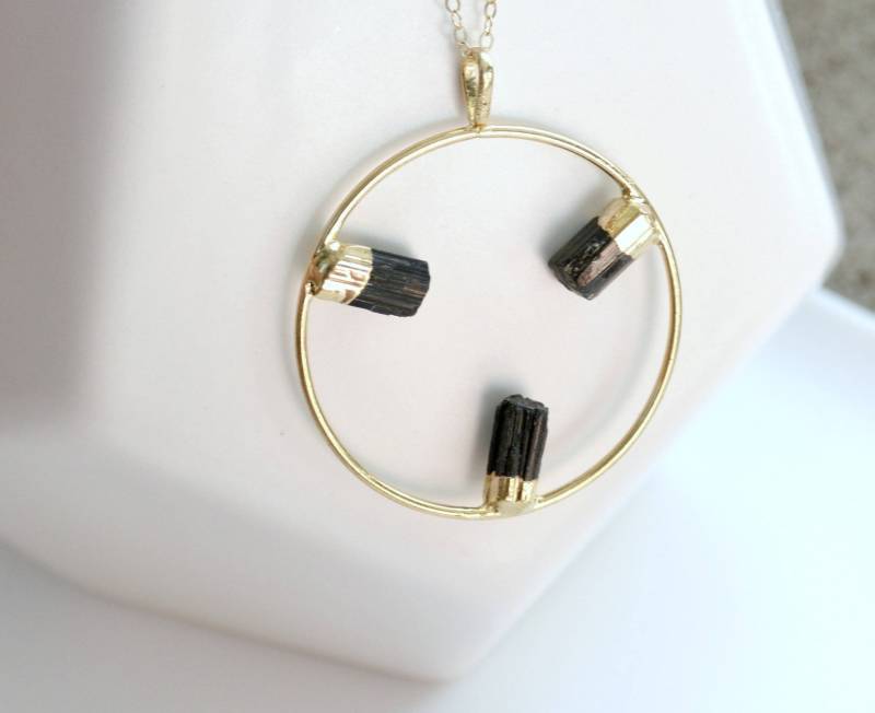 Turmalin Kreis Halskette, Lange Layering Große Schwarze Spitze Edelstein Boho Teen Schmuck von SilverLotusDesigns