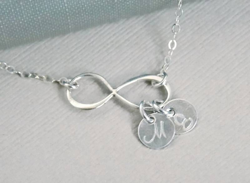 Unendlichkeit Halskette 1 2 3 4 5 6 Initialen, Sterling Silber Infinity Schmuck, Monogrammierte Halskette, Mutter Personalisierte Schmuck von SilverLotusDesigns