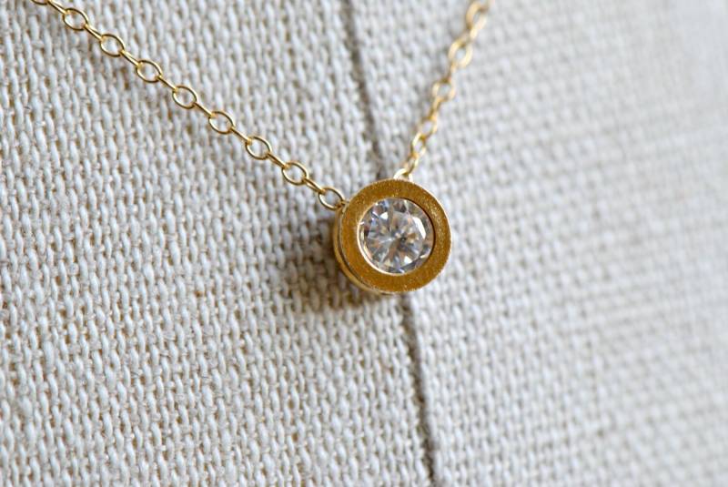 Winzige Kreis Halskette Gold, Zirkonia Anhänger Cz - Freundin Geschenk, Mütter Halskette, Schichtung Halskettebrautjungfern Schmuck von SilverLotusDesigns