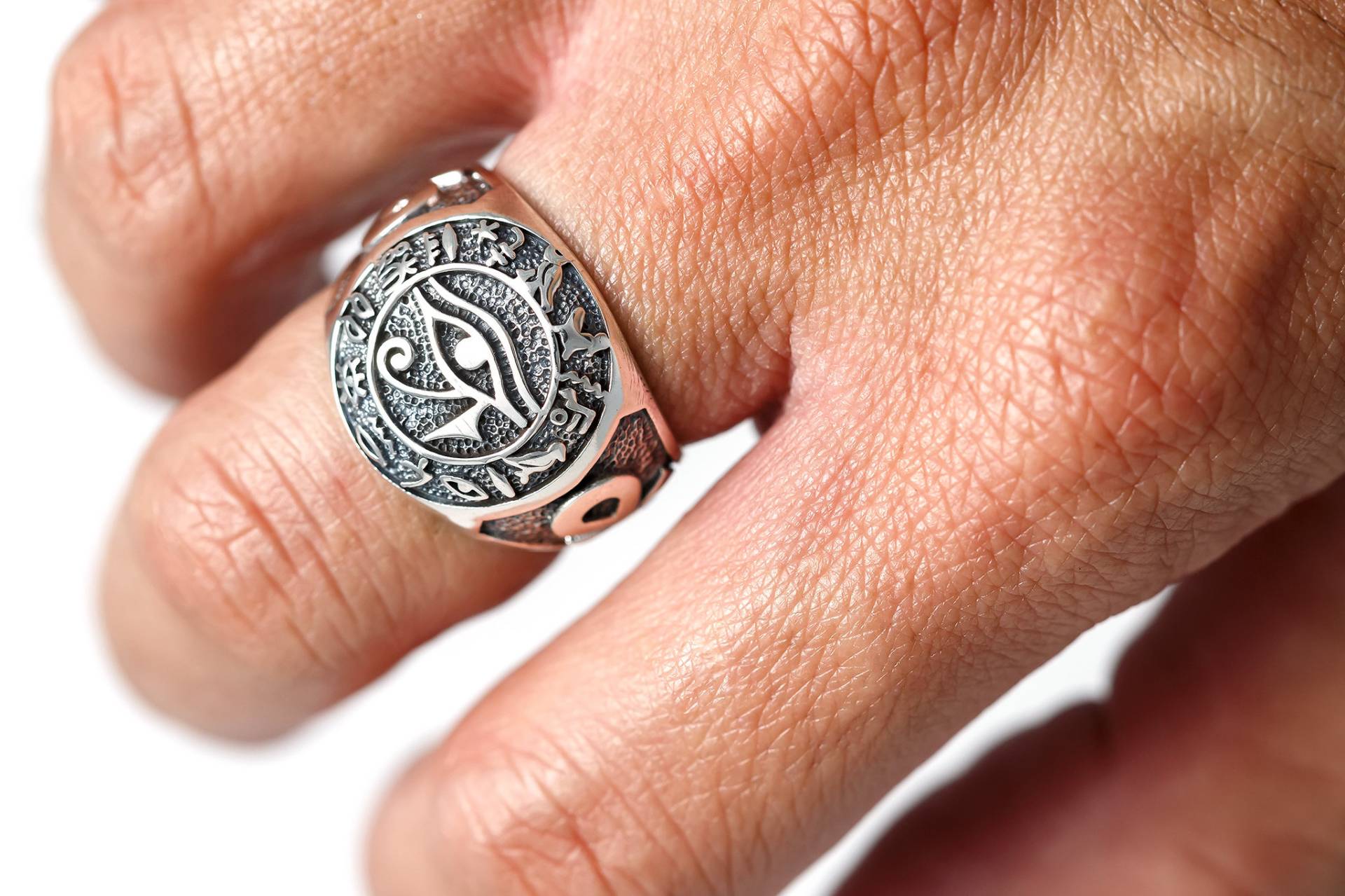 Egyptian Jewellery Hieroglyphs Eye Of Horus Udjat Ankh Giza Pyramid Handcrafted Sterling Silver 925 Ring Egyptian Jewellery Hieroglyphs Eye Of Horus Udjat Ankh Giza Pyramid Handcrafted Sterling Silver 925 Ring von SilverManiaUK