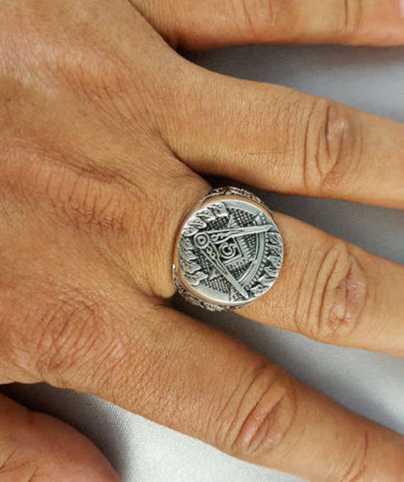 Freemason Masonic Mason Freemasonry Compass Celtic Knot Sterling Silver 925 Ring Freemason Masonic Mason Freemasonry Compass Celtic Knot Sterling Silver 925 Ring von SilverManiaUK