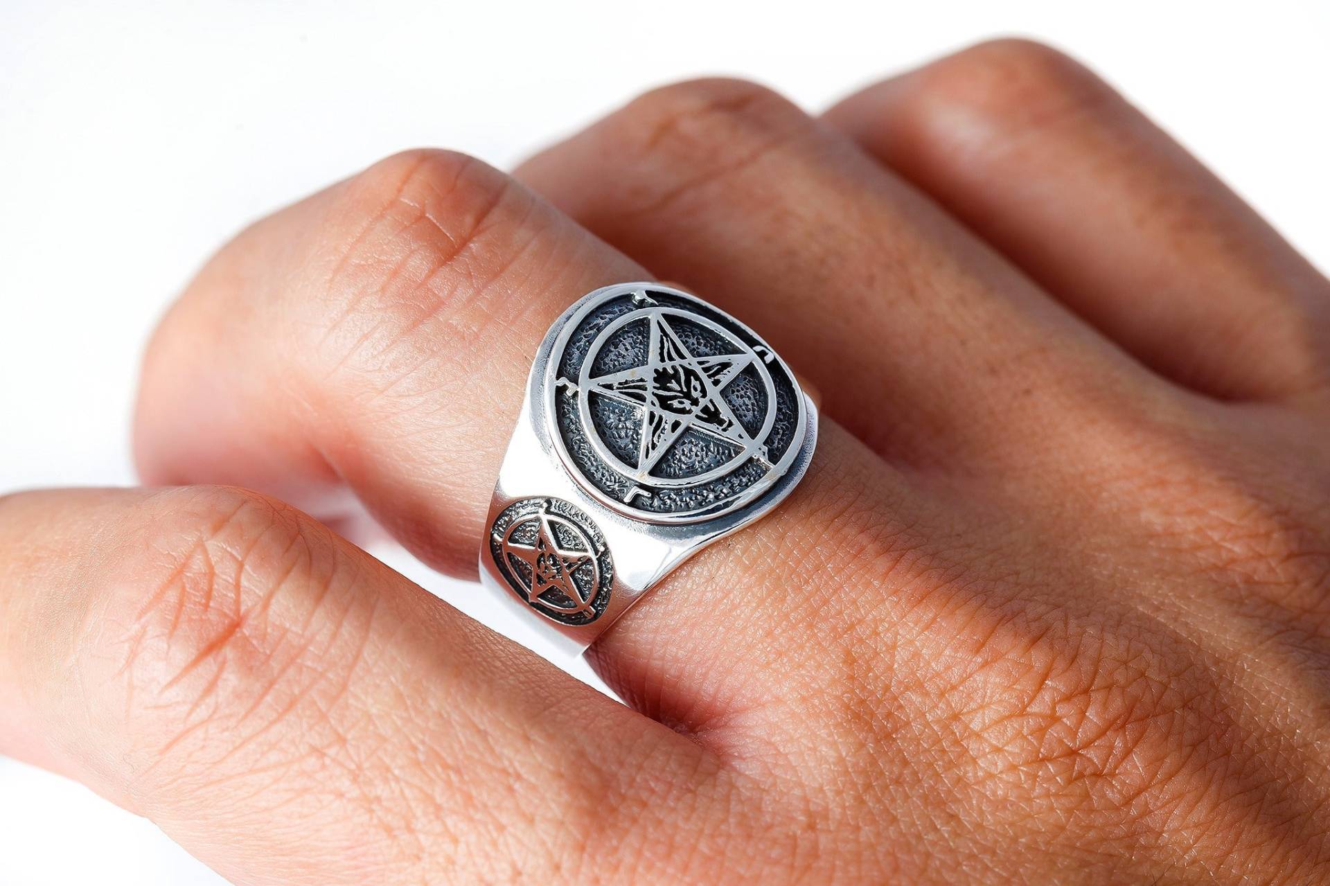 Sigil Of Baphomet Inverted Pentagram Sterling Silver 925 Satanic Satan Ring Sigil Of Baphomet Inverted Pentagram Sterling Silver 925 Satanic Satan Ring von SilverManiaUK