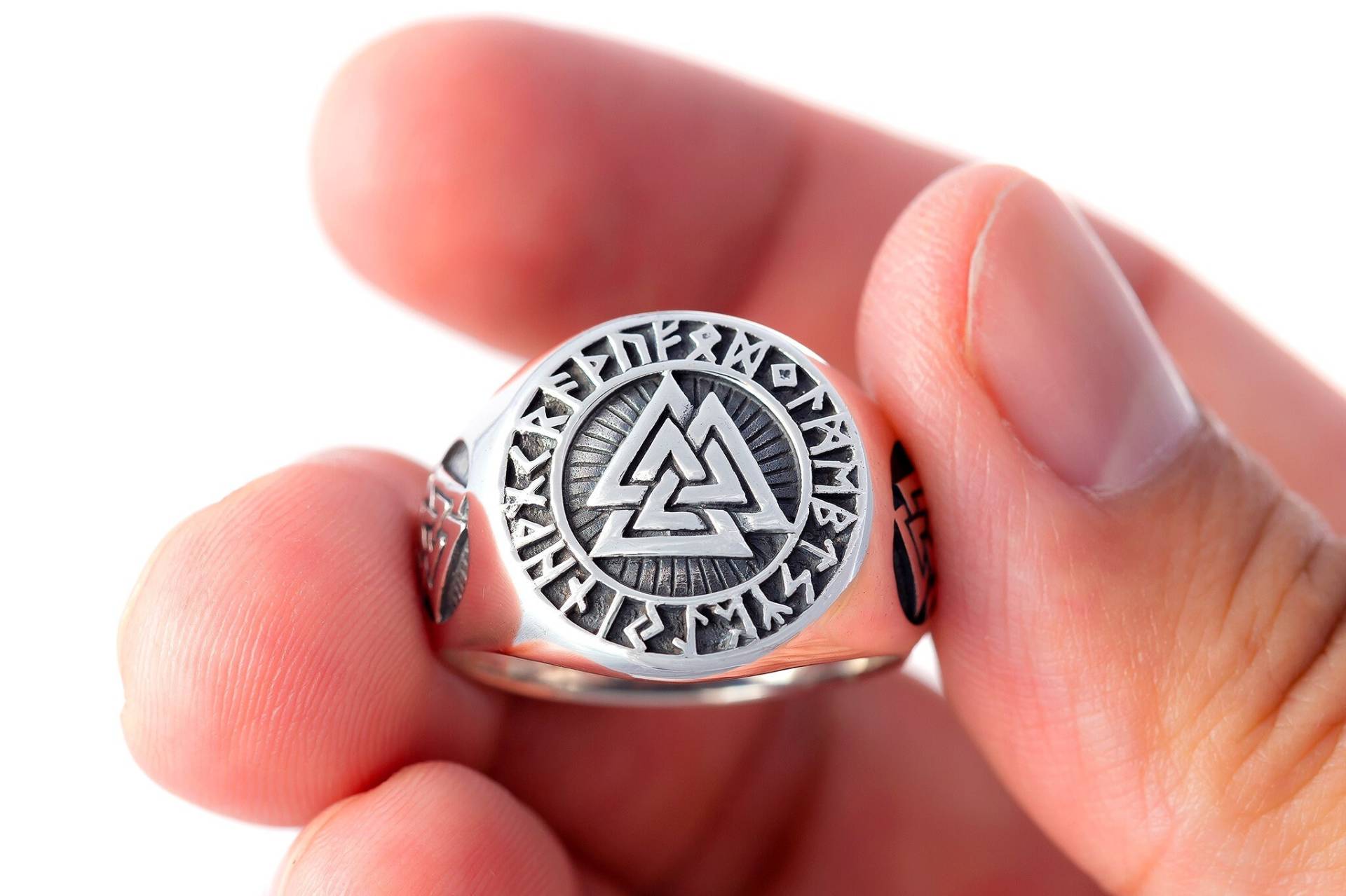 Valknut Viking Wikinger Icelandic Runes Asatru Odin Norse Sterling Silver Ring Valknut Viking Wikinger Icelandic Runes Asatru Odin Norse Sterling Silver Ring von SilverManiaUK