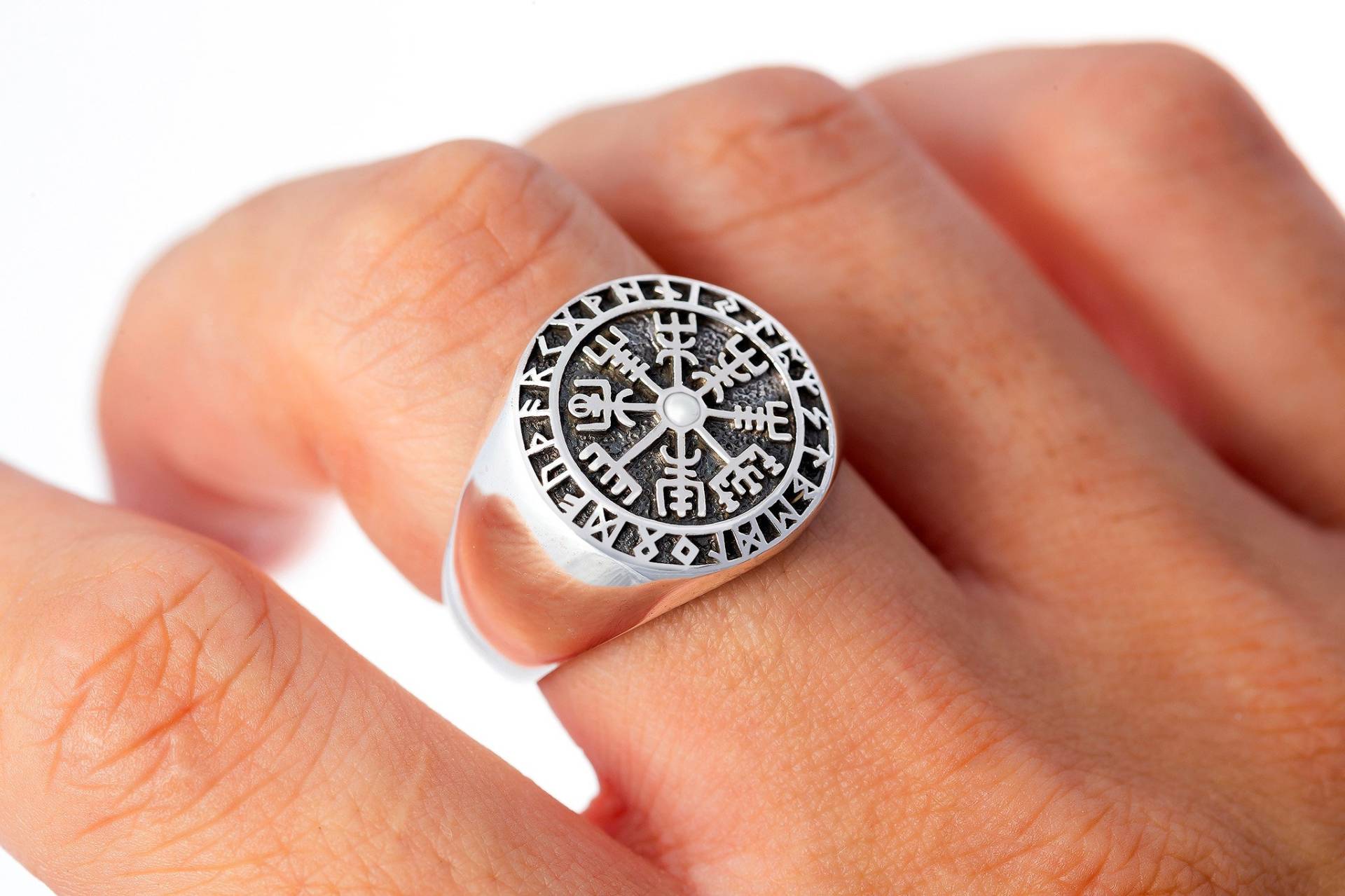 Vegvisir Viking Wikinger Icelandic Runes Asatru Compass Norse Sterling Silver Ring Vegvisir Viking Wikinger Icelandic Runes Asatru Compass Norse Sterling Silver Ring von SilverManiaUK
