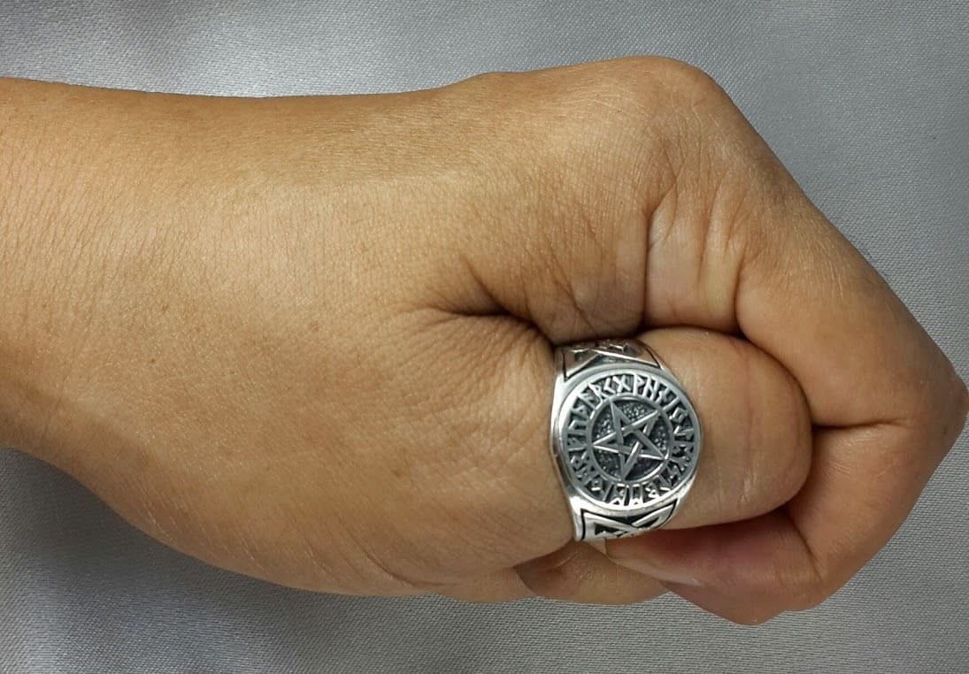 Vegvisir Viking Wikinger Runes Futhark Pentagram Celtic Knot Wiccan Sterling Silver Ring Vegvisir Viking Wikinger Runes Futhark Pentagram Celtic Knot Wiccan Sterling Silver Ring von SilverManiaUK