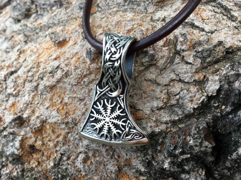 Viking Helm Of Awe Aegishjalmur Celtic Knotwork Perun Axe Double Sided 925 Sterling Silver Amulet Pendant Viking Helm Of Awe Aegishjalmur Celtic Knotwork Perun Axe Double Sided 925 Sterling Silver Amulet Pendant von SilverManiaUK