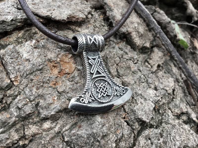 Viking Knotwork Axe Double Sided 925 Sterling Silver Wikinger Amulet Pendant Viking Knotwork Axe Double Sided 925 Sterling Silver Wikinger Amulet Pendant von SilverManiaUK