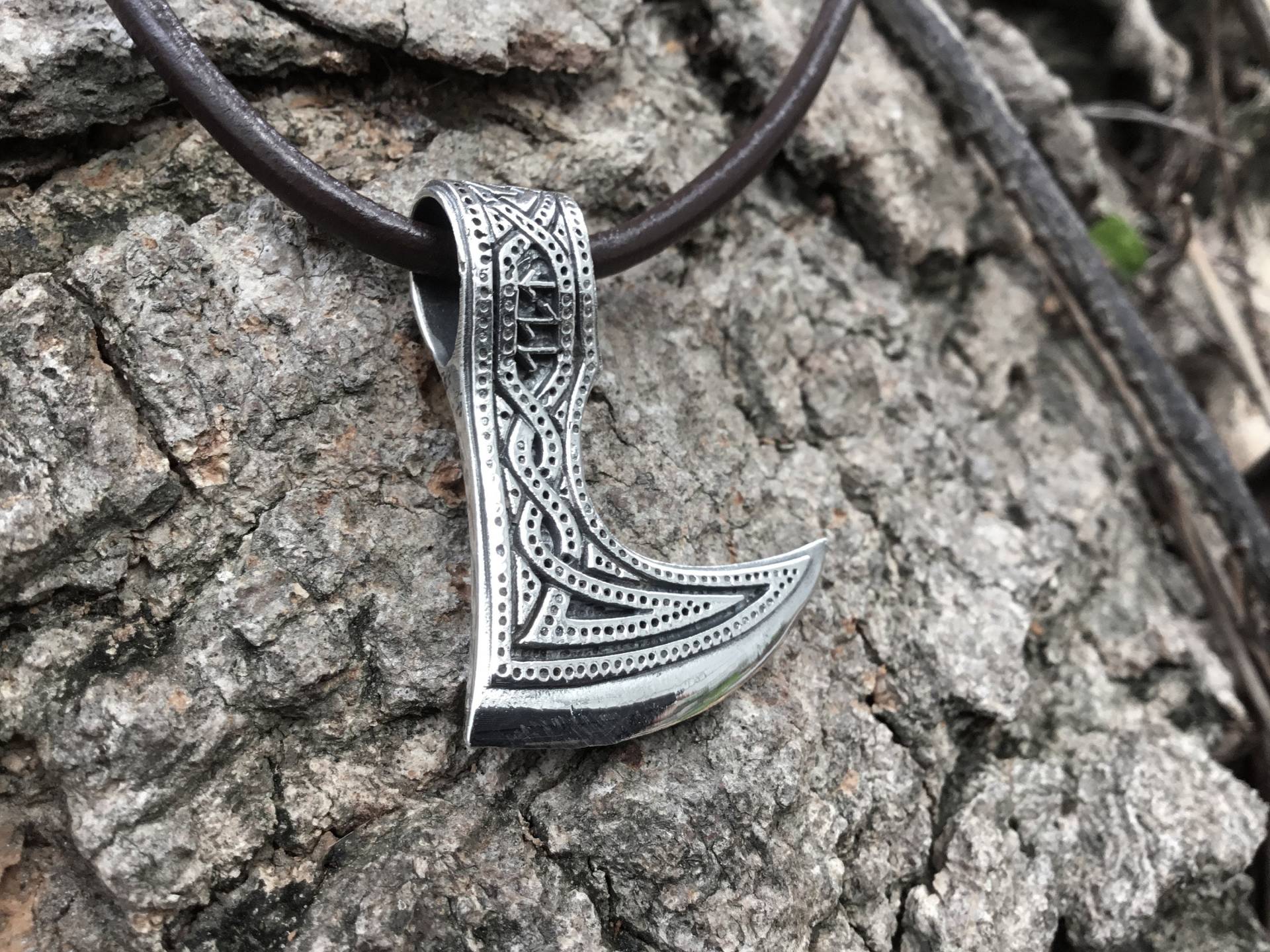 Viking Slavic Perun Axe Legendary Double Sided 925 Sterling Silver Amulet Pendant Viking Slavic Perun Axe Legendary Double Sided 925 Sterling Silver Amulet Pendant von SilverManiaUK