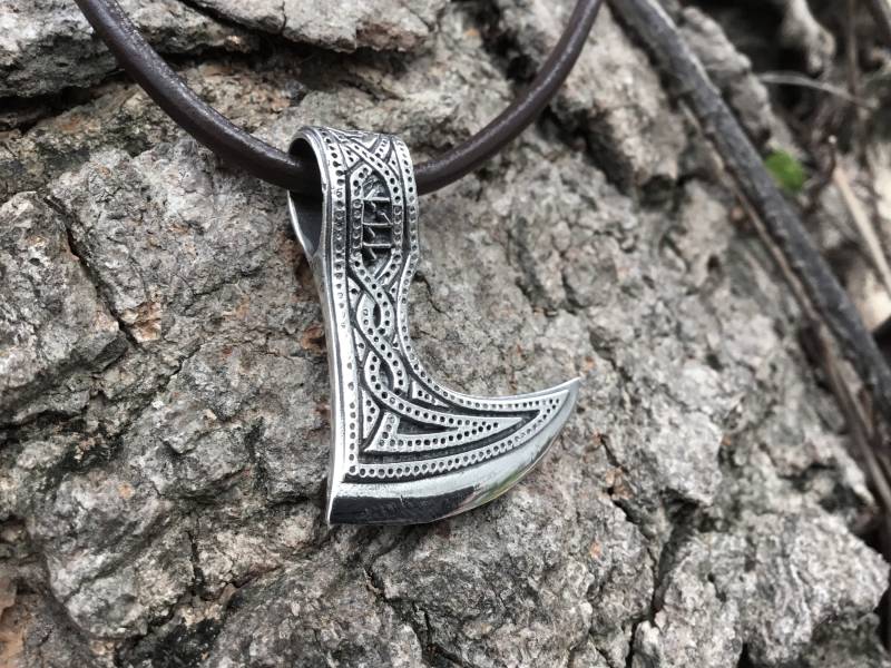 Viking Slavic Perun Axe Legendary Double Sided 925 Sterling Silver Amulet Pendant Viking Slavic Perun Axe Legendary Double Sided 925 Sterling Silver Amulet Pendant von SilverManiaUK