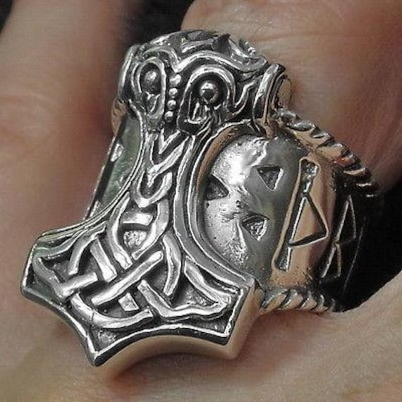 Viking Thor Hammer Mjölnir Mjolnir Futhark Odin Biker Runes 925 Sterling Ring Viking Thor Hammer Mjölnir Mjolnir Futhark Odin Biker Runes 925 Sterling Ring von SilverManiaUK