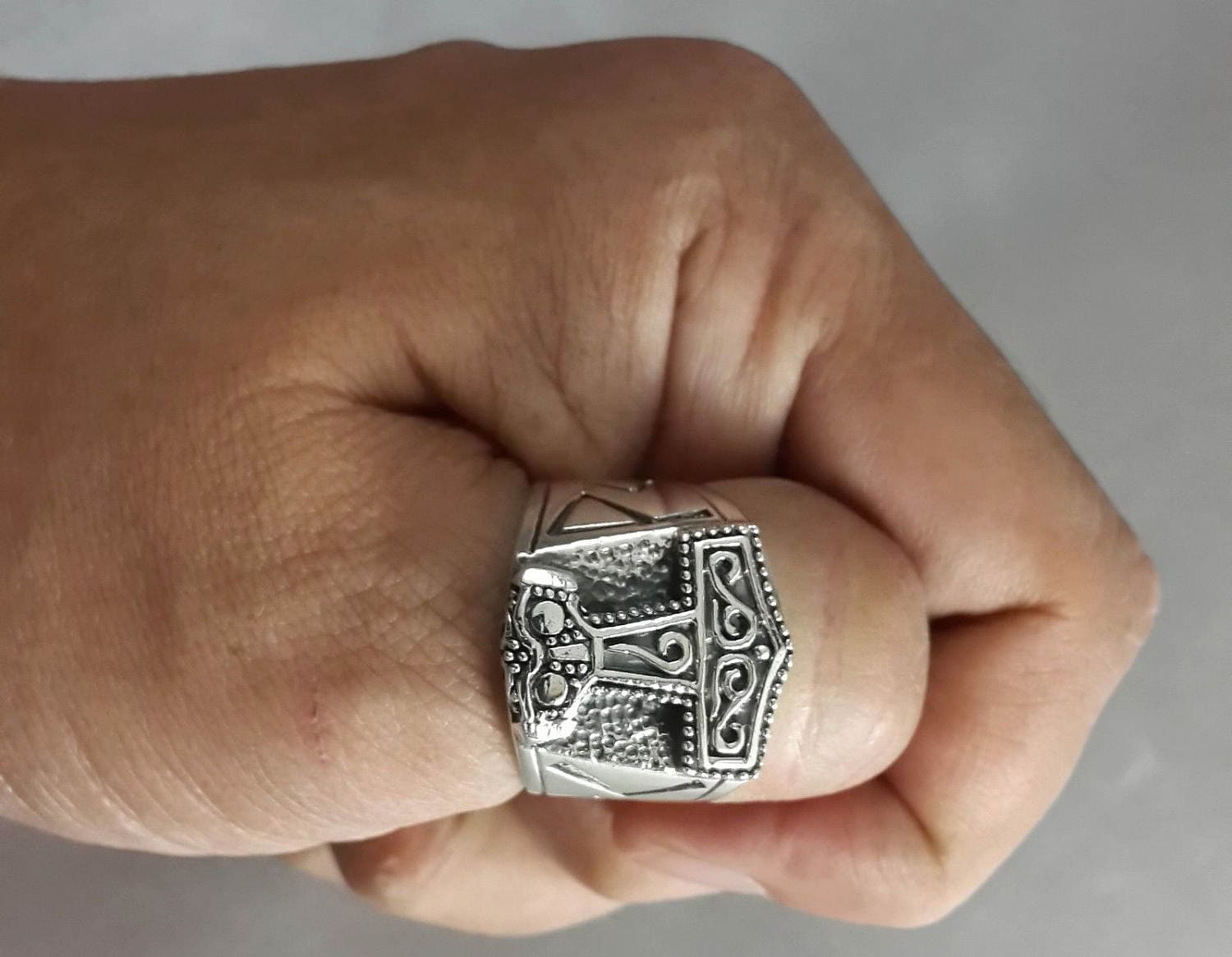 Viking Thor Hammer Mjölnir Mjolnir Futhark Runes Biker 925 Sterling Ring Viking Thor Hammer Mjölnir Mjolnir Futhark Runes Biker 925 Sterling Ring von SilverManiaUK