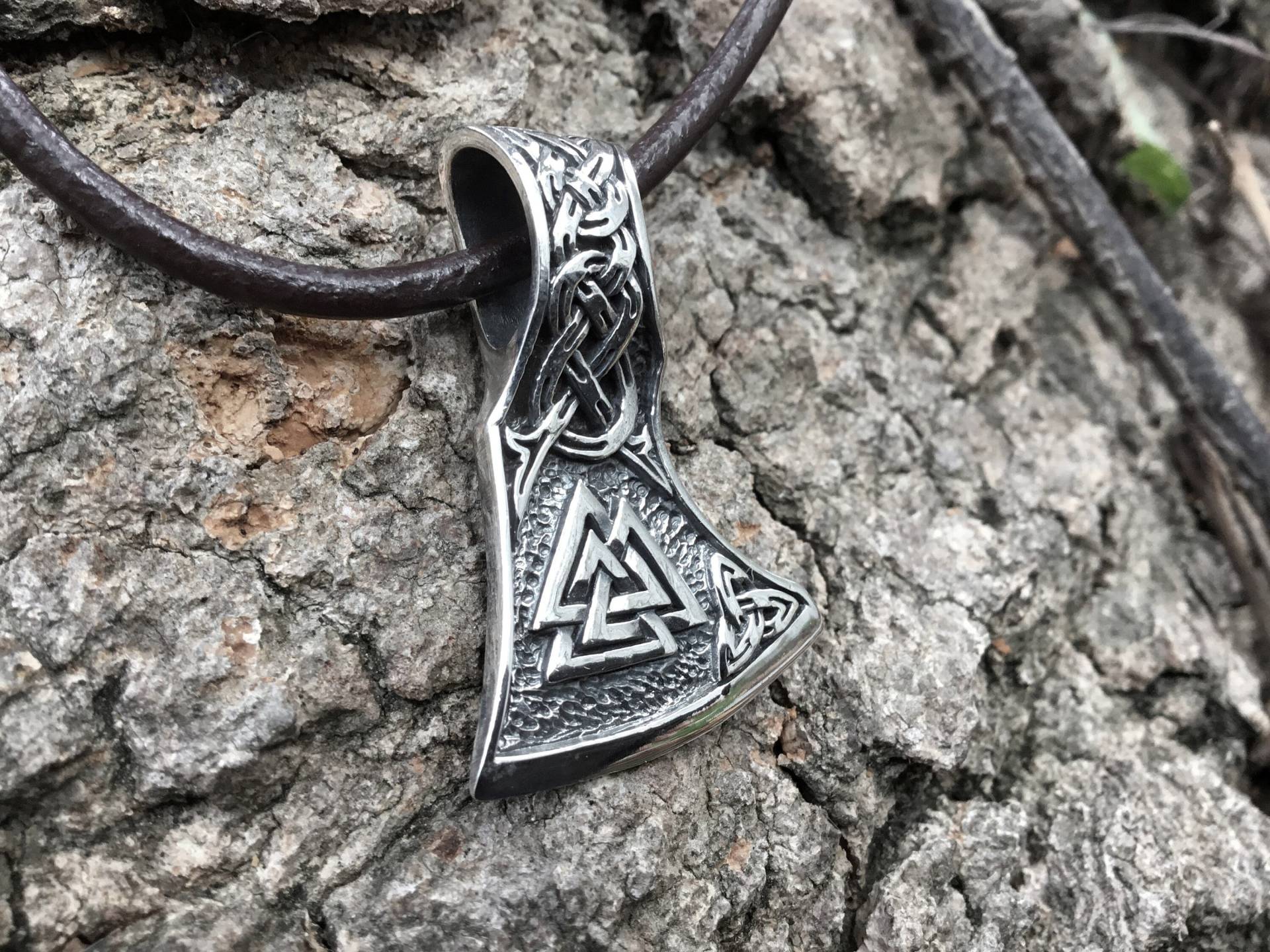 Viking Valknut Triquetra Celtic Knotwork Perun Axe Double Sided 925 Sterling Silver Amulet Pendant Viking Valknut Triquetra Celtic Knotwork Perun Axe Double Sided 925 Sterling Silver Amulet Pendant von SilverManiaUK