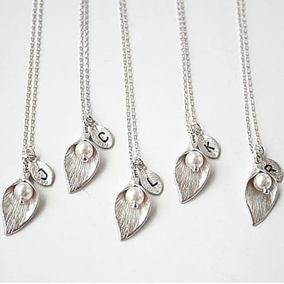 Anfängliche Halskette Silber Calla Lily Anfängliche Halskette Silber Calla Lily von SilverMoonBay