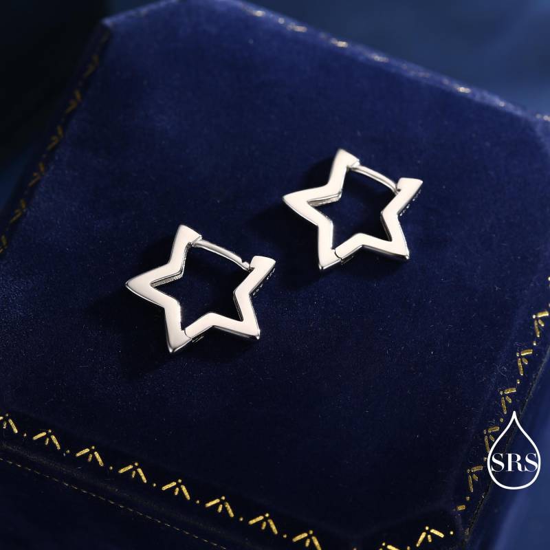 Stern Huggie Hoop in Sterling Silber, Silber Oder Gold, Lustige Ohrringe, Ohrringe von SilverRainSilver