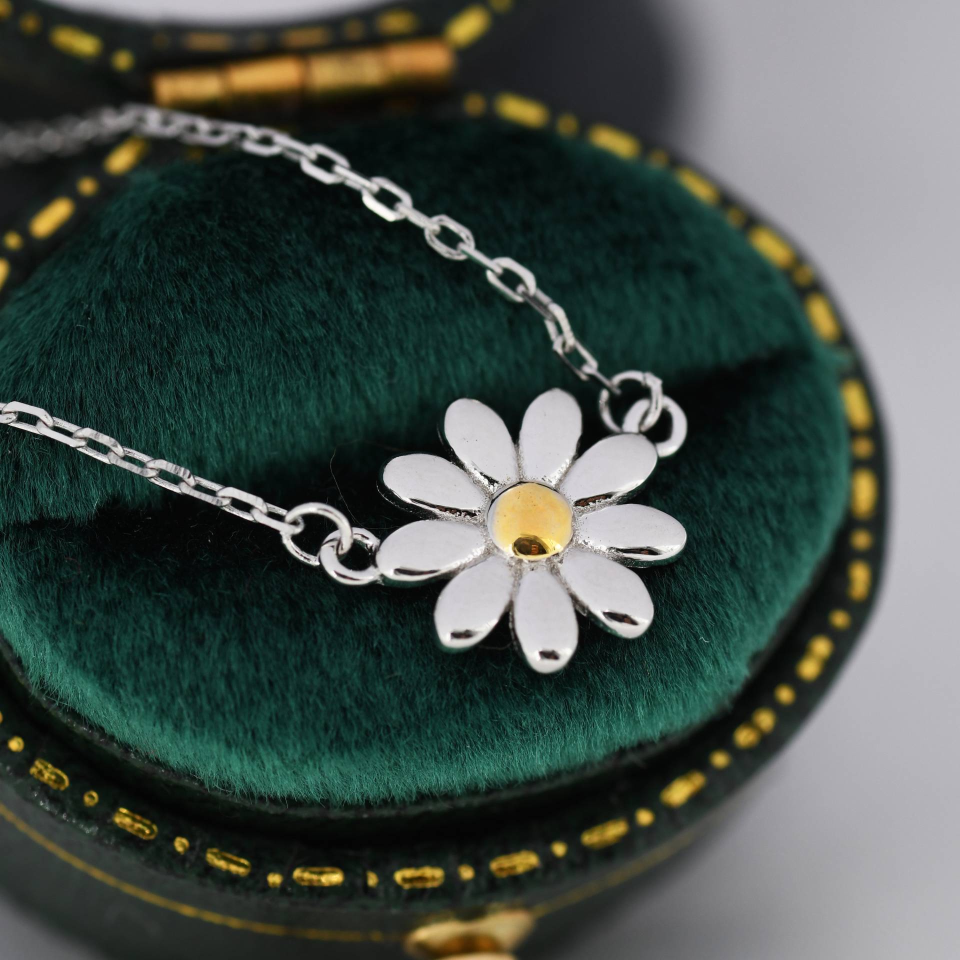 Kleine Gänseblümchen Anhänger in Sterling Silber, Blume Halskette, Natur Inspirierter Schmuck von SilverRainSilver