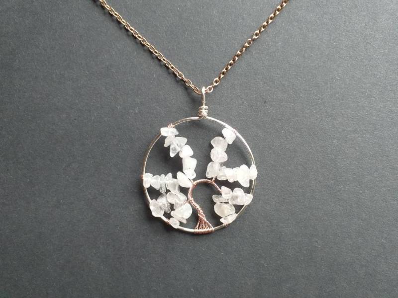 Weißer Rosenquarz Lebensbaum Anhänger | In Zwei Farben Erhältlich von SilverRiverGems