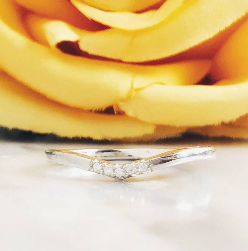 sterling Silber Moissanite Pfeil Ring V-Ring Wishbone Chevron Diamant Alternative Pflastern sterling Silber Moissanite Pfeil Ring V-Ring Wishbone Chevron Diamant Alternative Pflastern von SilverSculptor