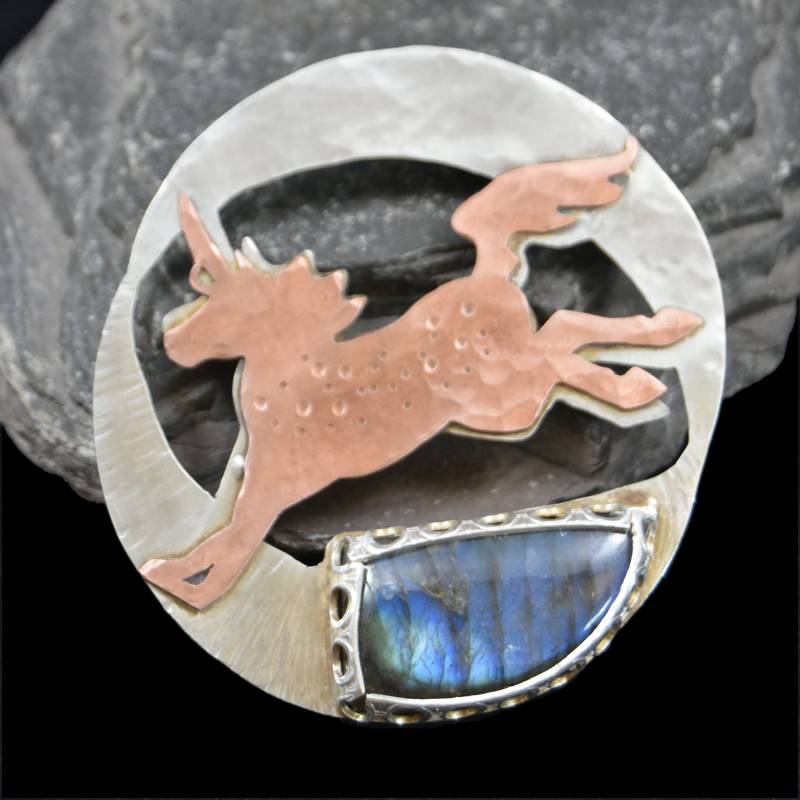 Einhorn Jumping Anhänger - Blauer Blitz Labradorit, Fantasy, Gemischte Metalle, Großer von SilverSerpentStudio
