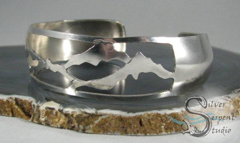 Massgeschneiderte Armspange Aus Sterlingsilber, Sawtooth Mountains, Idaho, Andenken, Andenken von SilverSerpentStudio
