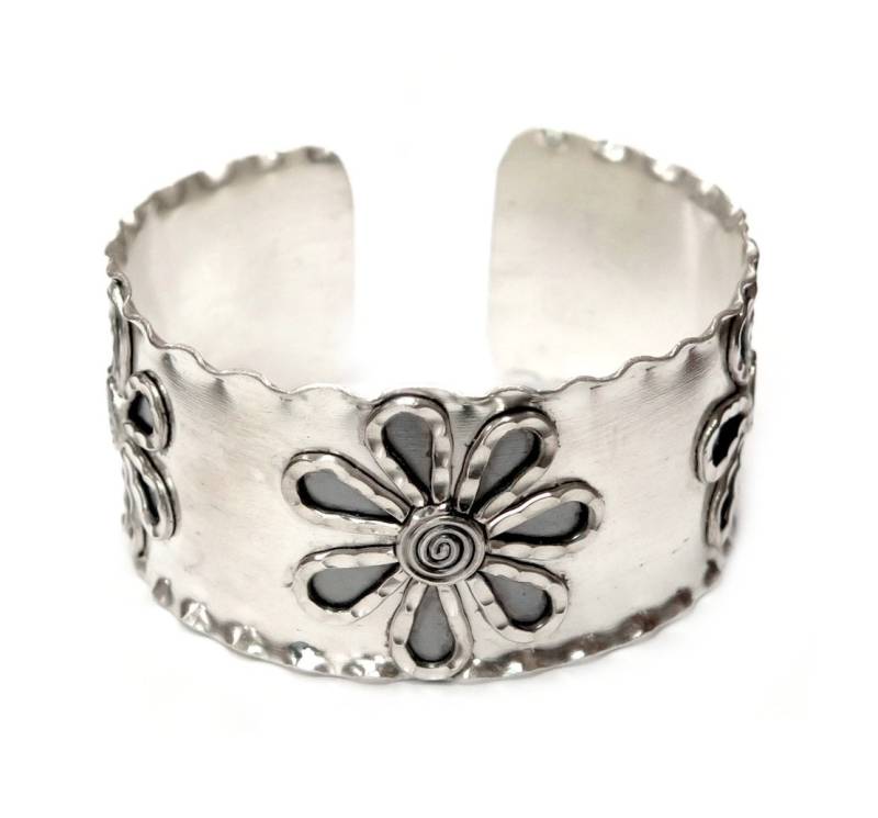Breites Sterling Silber Manschetten Armband, Handgemachte Kunst Massiv Boho Statement Manschette Verstellbar, Semi Glänzendes Finish von SilverShapes