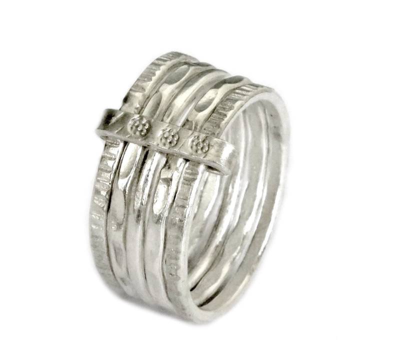 Gehämmerter Sterling Silber Ineinander Verschlungener Ring, Handgemachte 5 Verknüpfte Miteinander Verschlungene Stapeln Rustikale Strukturierte von SilverShapes